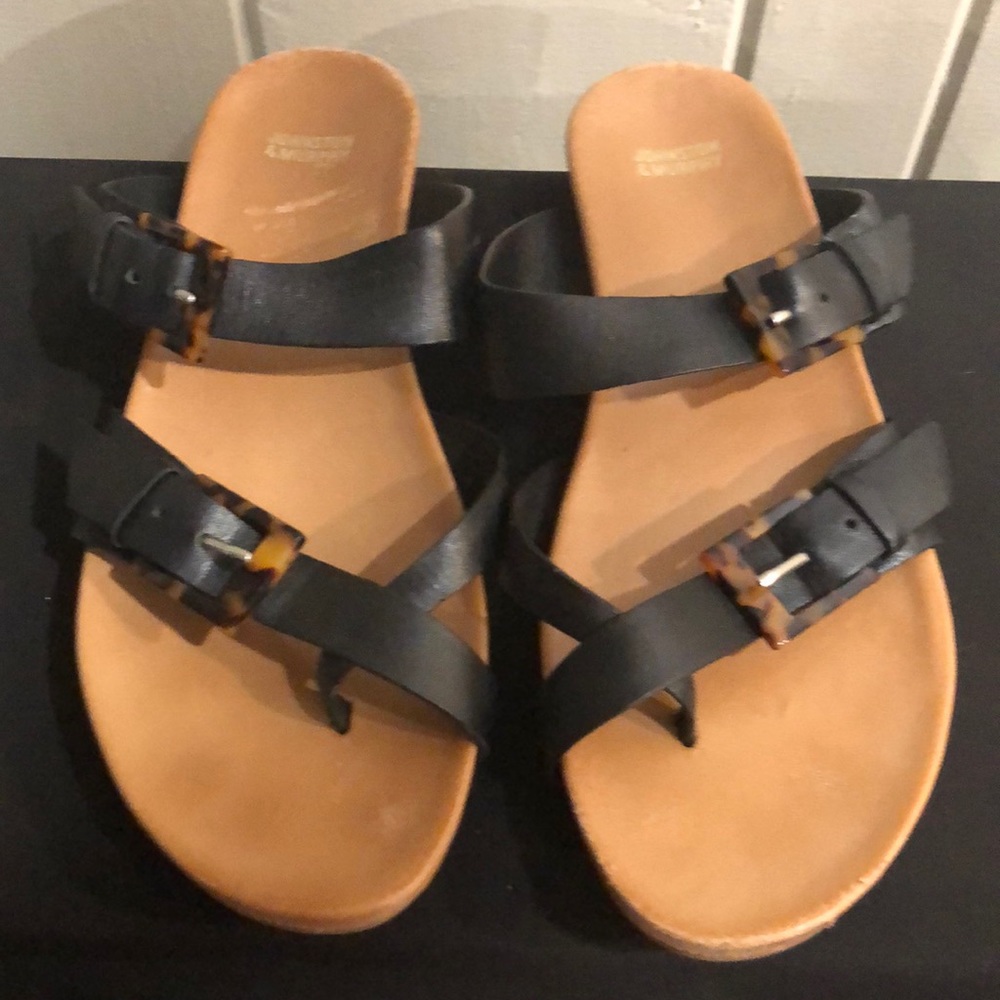 Johnston and Murphy black leather sandal